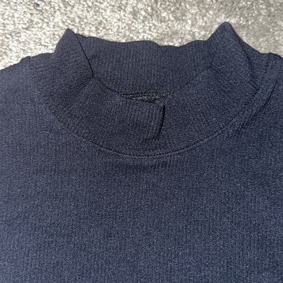 Abercrombie & Fitch size small soft black mock neck tank π©΅ - Picture 4 of 6